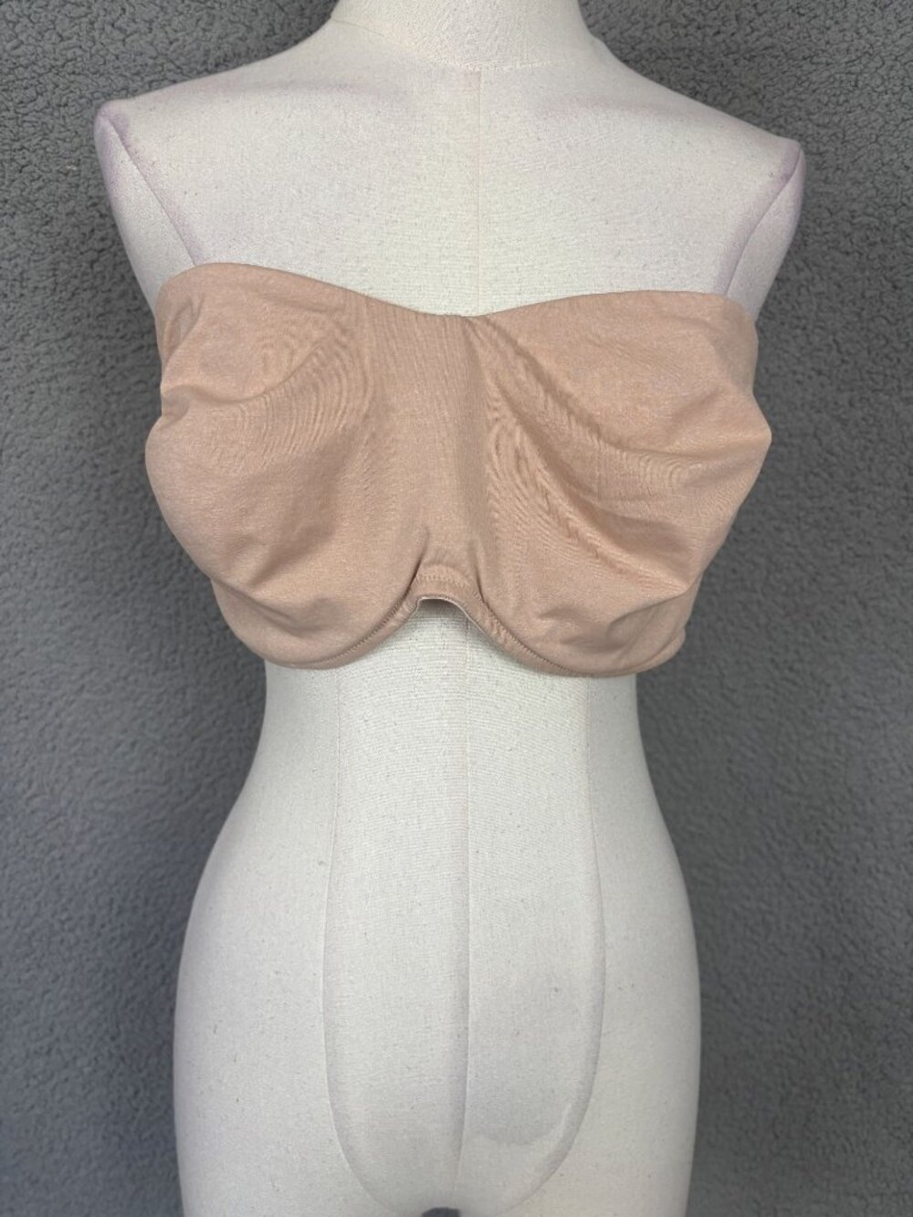Delimira Women's  Strapless Underwire Multiway Minimizer Bra Tan size 44C NWT's.